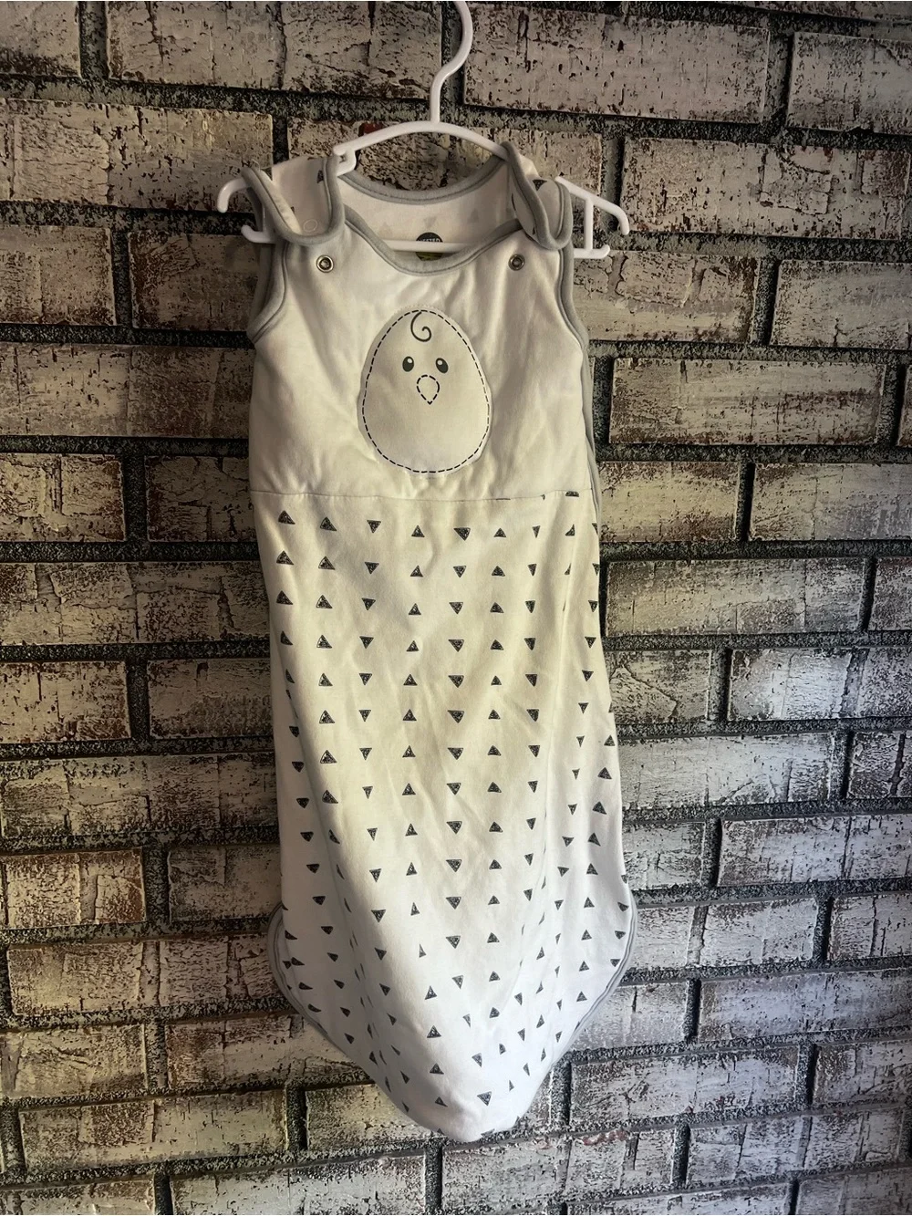 Baby Sleep Sack - White with Gray Chick Design nested bean 0-6 M